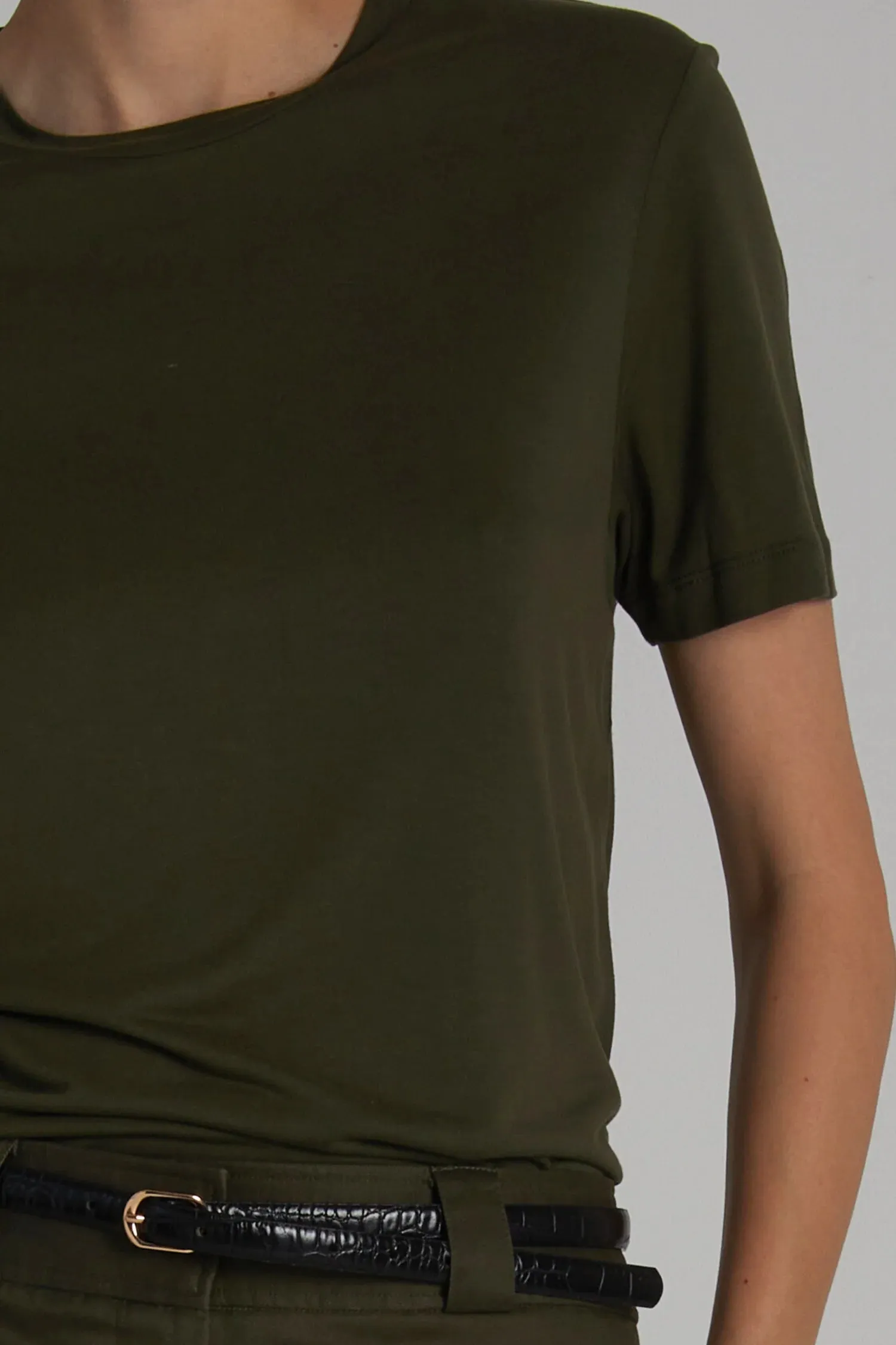 Saint Art New York - Zola Crewneck Tee (Olive)